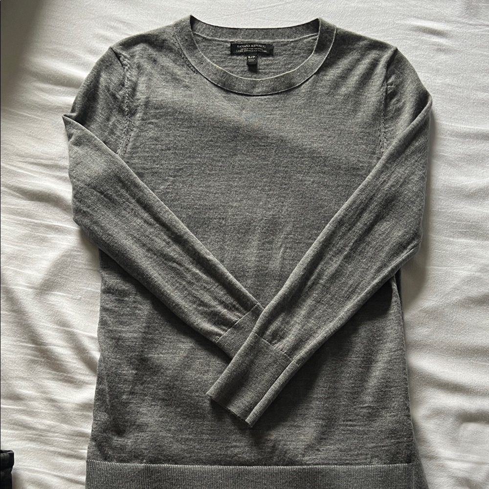 Women’s Banana Republic Merino Gray Sweater S